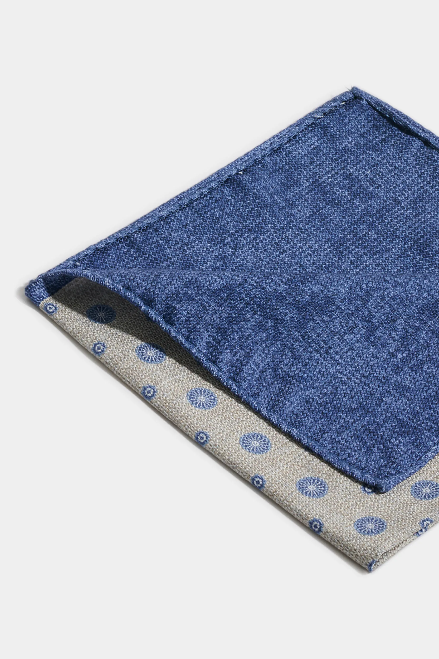 Grey fancy pocket square - Made in Italy - Image 3