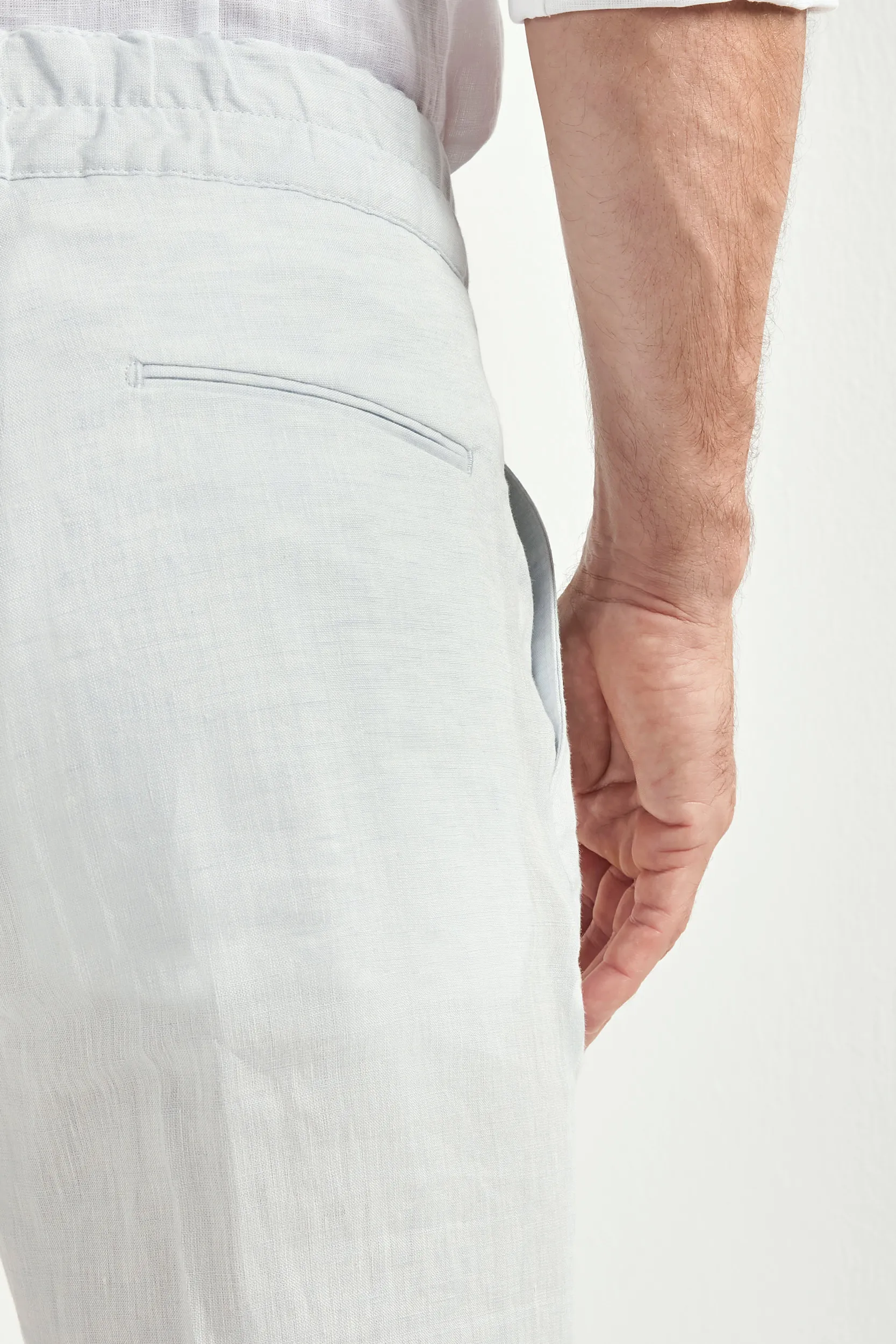 Ice blue linen relaxed shorts - Made in Italy - Image 5